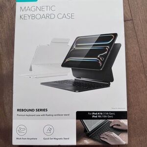 ESR Magnetic Keyboard Case for iPad - Black